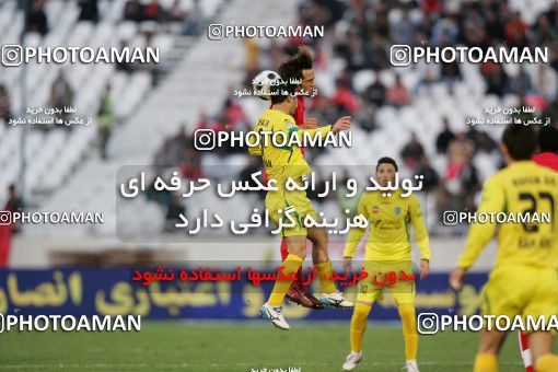 1240265, Tehran, Iran, لیگ برتر فوتبال ایران، Persian Gulf Cup، Week 17، First Leg، Rah Ahan 1 v 0 Persepolis on 2008/12/04 at Azadi Stadium