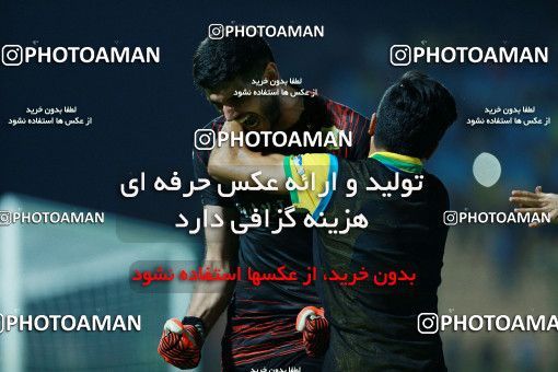 1247592, Abadan, , جام حذفی فوتبال ایران, Semi-Finals, Khorramshahr Cup, Sanat Naft Abadan (4) 0 v 0 (3) Tractor S.C. on 2018/09/14 at Takhti Stadium Abadan
