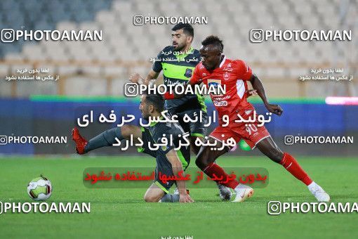 1254354, Tehran, , لیگ برتر فوتبال ایران، Persian Gulf Cup، Week 6، First Leg، Persepolis 2 v 1 Nassaji Qaemshahr on 2018/09/12 at Azadi Stadium