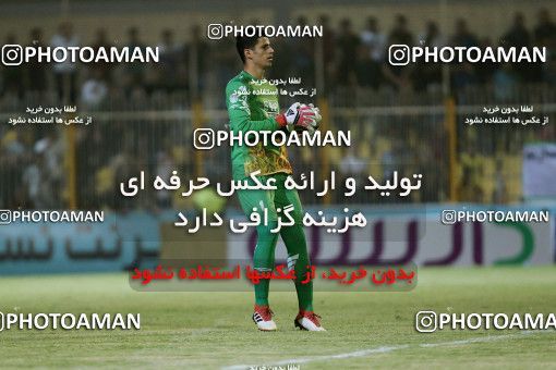 1255923, Masjed Soleyman, , لیگ برتر فوتبال ایران، Persian Gulf Cup، Week 8، First Leg، Naft M Soleyman 0 v 2 Sepahan on 2018/09/27 at Behnam Mohammadi Stadium