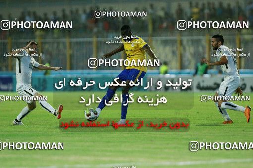 1256147, Masjed Soleyman, , لیگ برتر فوتبال ایران، Persian Gulf Cup، Week 8، First Leg، Naft M Soleyman 0 v 2 Sepahan on 2018/09/27 at Behnam Mohammadi Stadium