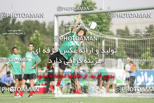 1269895, Tehran, , Iran National Football Team Training Session on 2005/05/24 at Iran National Football Center