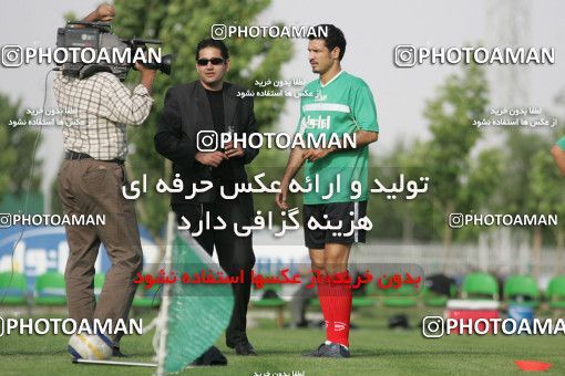 1270070, Tehran, , Iran National Football Team Training Session on 2005/05/26 at Iran National Football Center