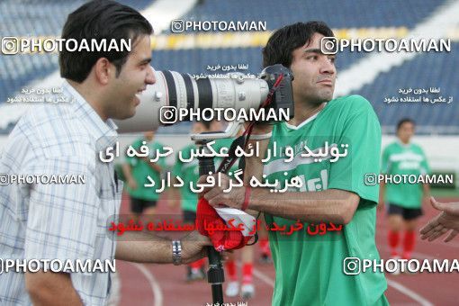 1270155, جلسه تمرینی تیم ملی فوتبال ایران, 1384/03/07, , تهران, ورزشگاه آزادی