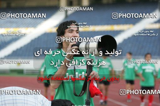 1270104, جلسه تمرینی تیم ملی فوتبال ایران, 1384/03/07, , تهران, ورزشگاه آزادی