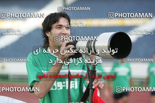 1270227, جلسه تمرینی تیم ملی فوتبال ایران, 1384/03/07, , تهران, ورزشگاه آزادی