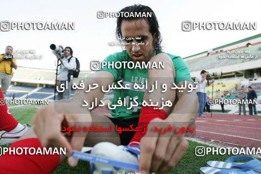 1270168, جلسه تمرینی تیم ملی فوتبال ایران, 1384/03/07, , تهران, ورزشگاه آزادی