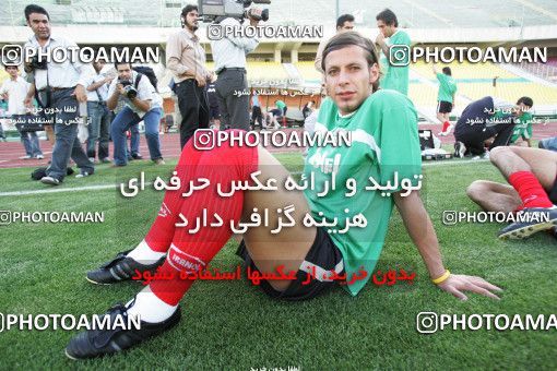 1270147, جلسه تمرینی تیم ملی فوتبال ایران, 1384/03/07, , تهران, ورزشگاه آزادی
