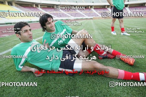 1270204, جلسه تمرینی تیم ملی فوتبال ایران, 1384/03/07, , تهران, ورزشگاه آزادی