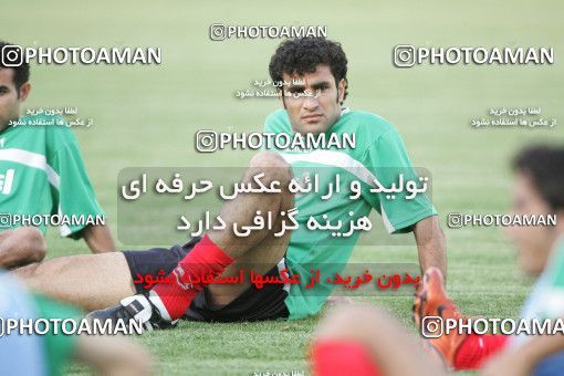 1270138, جلسه تمرینی تیم ملی فوتبال ایران, 1384/03/07, , تهران, ورزشگاه آزادی