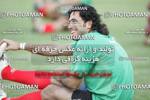 1270125, جلسه تمرینی تیم ملی فوتبال ایران, 1384/03/07, , تهران, ورزشگاه آزادی
