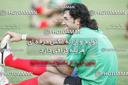 1270205, جلسه تمرینی تیم ملی فوتبال ایران, 1384/03/07, , تهران, ورزشگاه آزادی