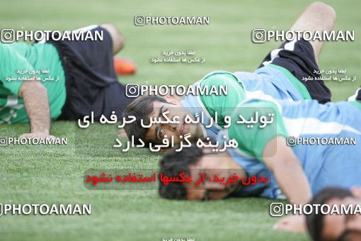 1270218, جلسه تمرینی تیم ملی فوتبال ایران, 1384/03/07, , تهران, ورزشگاه آزادی