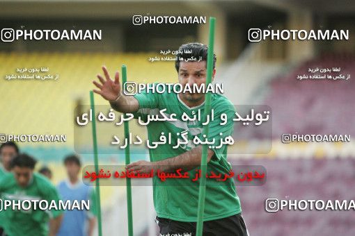 1270130, جلسه تمرینی تیم ملی فوتبال ایران, 1384/03/07, , تهران, ورزشگاه آزادی