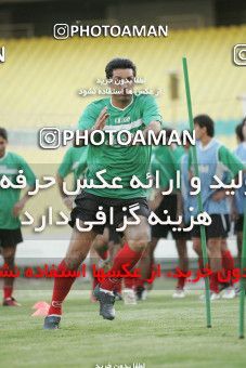 1270169, جلسه تمرینی تیم ملی فوتبال ایران, 1384/03/07, , تهران, ورزشگاه آزادی