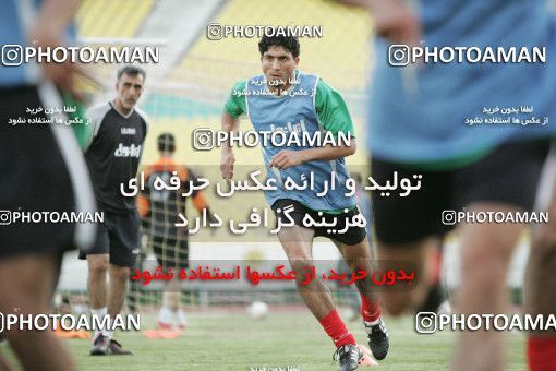 1270223, جلسه تمرینی تیم ملی فوتبال ایران, 1384/03/07, , تهران, ورزشگاه آزادی