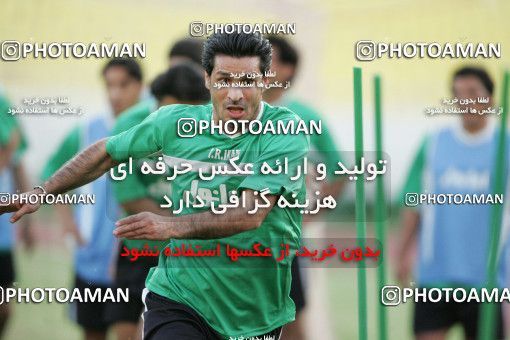 1270195, جلسه تمرینی تیم ملی فوتبال ایران, 1384/03/07, , تهران, ورزشگاه آزادی