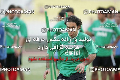1270207, جلسه تمرینی تیم ملی فوتبال ایران, 1384/03/07, , تهران, ورزشگاه آزادی