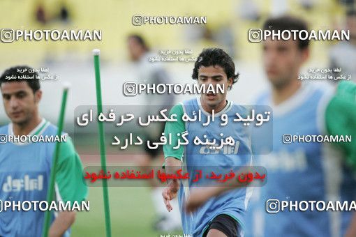 1270128, جلسه تمرینی تیم ملی فوتبال ایران, 1384/03/07, , تهران, ورزشگاه آزادی