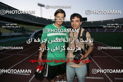 1270229, Tehran, Iran, Iran National Football Team Training Session on 2005/05/28 at Azadi Stadium
