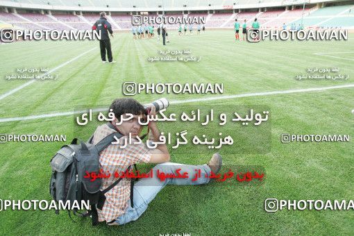 1270102, جلسه تمرینی تیم ملی فوتبال ایران, 1384/03/07, , تهران, ورزشگاه آزادی
