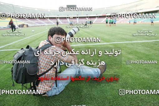 1270119, جلسه تمرینی تیم ملی فوتبال ایران, 1384/03/07, , تهران, ورزشگاه آزادی