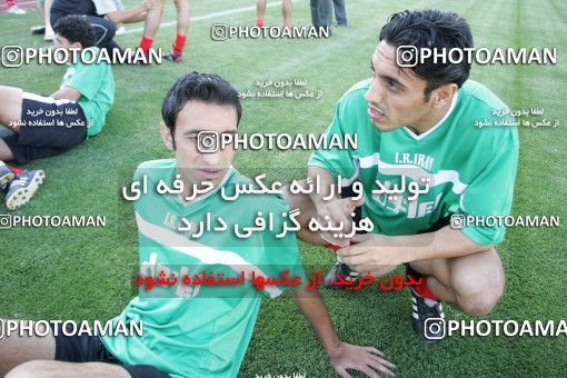 1270240, جلسه تمرینی تیم ملی فوتبال ایران, 1384/03/07, , تهران, ورزشگاه آزادی