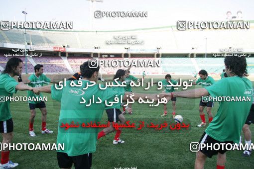 1270241, جلسه تمرینی تیم ملی فوتبال ایران, 1384/03/07, , تهران, ورزشگاه آزادی