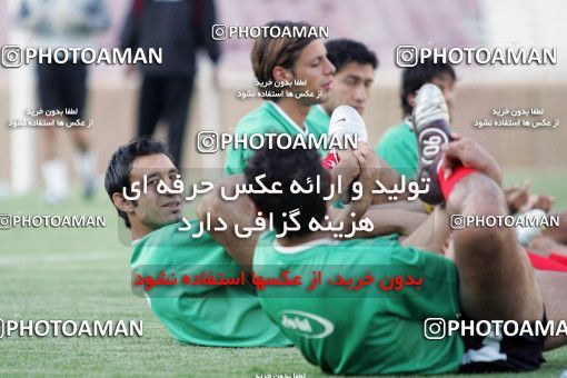 1270231, جلسه تمرینی تیم ملی فوتبال ایران, 1384/03/07, , تهران, ورزشگاه آزادی