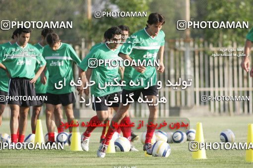 1270513, Tehran, , Iran National Football Team Training Session on 2005/05/31 at Iran National Football Center