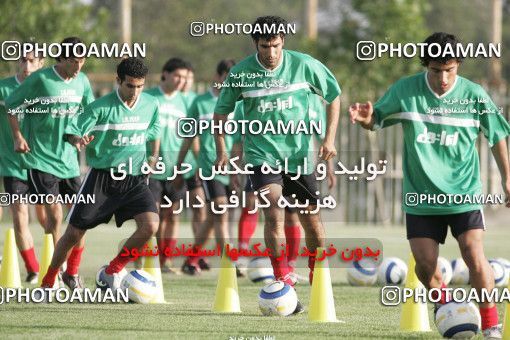 1270454, Tehran, , Iran National Football Team Training Session on 2005/05/31 at Iran National Football Center