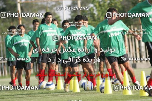 1270589, Tehran, , Iran National Football Team Training Session on 2005/05/31 at Iran National Football Center