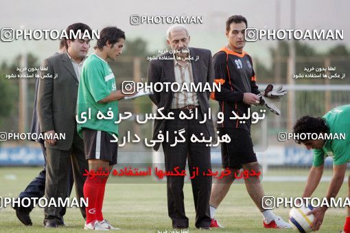 1270426, Tehran, , Iran National Football Team Training Session on 2005/05/31 at Iran National Football Center