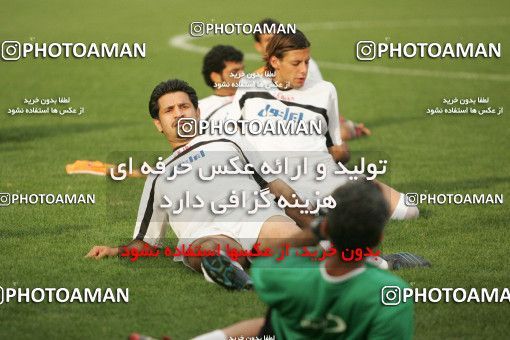 1270688, Tehran, , مسابقات مقدماتی جام جهانی 2006 آلمان, Iran National Football Team Training Session on 2005/06/02 at Azadi Stadium