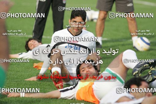 1270692, Tehran, , مسابقات مقدماتی جام جهانی 2006 آلمان, Iran National Football Team Training Session on 2005/06/02 at Azadi Stadium