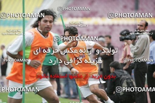 1270682, Tehran, , مسابقات مقدماتی جام جهانی 2006 آلمان, Iran National Football Team Training Session on 2005/06/02 at Azadi Stadium