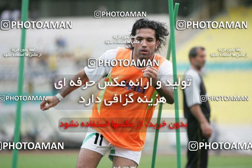 1270698, Tehran, , مسابقات مقدماتی جام جهانی 2006 آلمان, Iran National Football Team Training Session on 2005/06/02 at Azadi Stadium