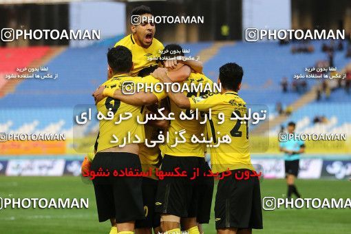 1285441, Isfahan, , لیگ برتر فوتبال ایران، Persian Gulf Cup، Week 9، First Leg، Sepahan 3 v 2 Nassaji Qaemshahr on 2018/10/19 at Naghsh-e Jahan Stadium
