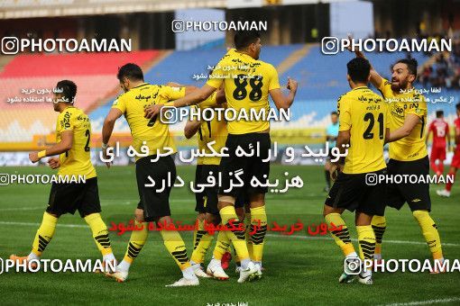 1285398, Isfahan, , لیگ برتر فوتبال ایران، Persian Gulf Cup، Week 9، First Leg، Sepahan 3 v 2 Nassaji Qaemshahr on 2018/10/19 at Naghsh-e Jahan Stadium