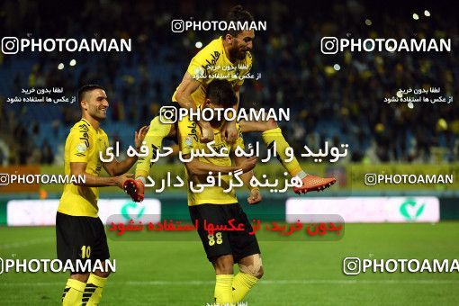 1285421, Isfahan, , لیگ برتر فوتبال ایران، Persian Gulf Cup، Week 9، First Leg، Sepahan 3 v 2 Nassaji Qaemshahr on 2018/10/19 at Naghsh-e Jahan Stadium