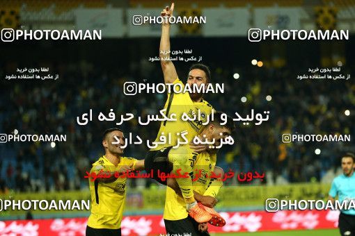 1285394, Isfahan, , لیگ برتر فوتبال ایران، Persian Gulf Cup، Week 9، First Leg، Sepahan 3 v 2 Nassaji Qaemshahr on 2018/10/19 at Naghsh-e Jahan Stadium