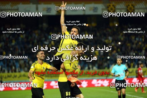 1285384, Isfahan, , لیگ برتر فوتبال ایران، Persian Gulf Cup، Week 9، First Leg، Sepahan 3 v 2 Nassaji Qaemshahr on 2018/10/19 at Naghsh-e Jahan Stadium