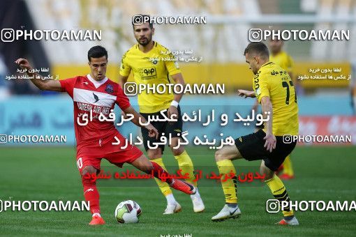 1285455, Isfahan, , لیگ برتر فوتبال ایران، Persian Gulf Cup، Week 9، First Leg، Sepahan 3 v 2 Nassaji Qaemshahr on 2018/10/19 at Naghsh-e Jahan Stadium