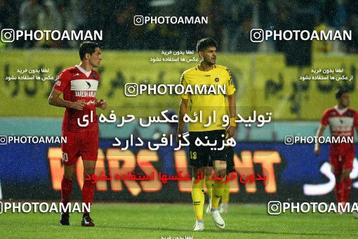 1285607, Isfahan, , لیگ برتر فوتبال ایران، Persian Gulf Cup، Week 9، First Leg، Sepahan 3 v 2 Nassaji Qaemshahr on 2018/10/19 at Naghsh-e Jahan Stadium