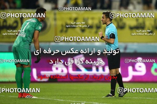 1285507, Isfahan, , لیگ برتر فوتبال ایران، Persian Gulf Cup، Week 9، First Leg، Sepahan 3 v 2 Nassaji Qaemshahr on 2018/10/19 at Naghsh-e Jahan Stadium