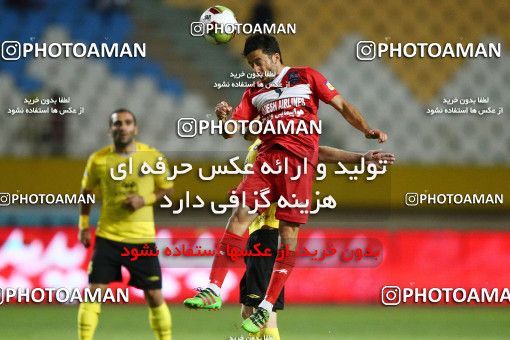 1285552, Isfahan, , لیگ برتر فوتبال ایران، Persian Gulf Cup، Week 9، First Leg، Sepahan 3 v 2 Nassaji Qaemshahr on 2018/10/19 at Naghsh-e Jahan Stadium