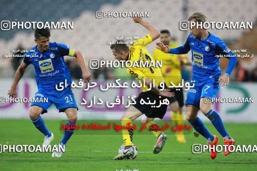 1286964, Tehran, , لیگ برتر فوتبال ایران، Persian Gulf Cup، Week 10، First Leg، Esteghlal 0 v 1 Sepahan on 2018/10/26 at Azadi Stadium