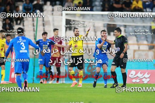 1287295, Tehran, , لیگ برتر فوتبال ایران، Persian Gulf Cup، Week 10، First Leg، Esteghlal 0 v 1 Sepahan on 2018/10/26 at Azadi Stadium