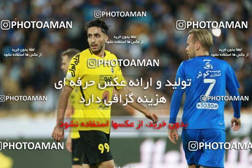 1287122, Tehran, , لیگ برتر فوتبال ایران، Persian Gulf Cup، Week 10، First Leg، Esteghlal 0 v 1 Sepahan on 2018/10/26 at Azadi Stadium