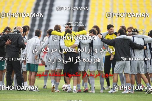 1291332, Doha, , مسابقات فوتبال جام ملت های آسیا 2011 قطر, Iran National Football Team Training Session on 2011/01/14 at Sports City Stadium